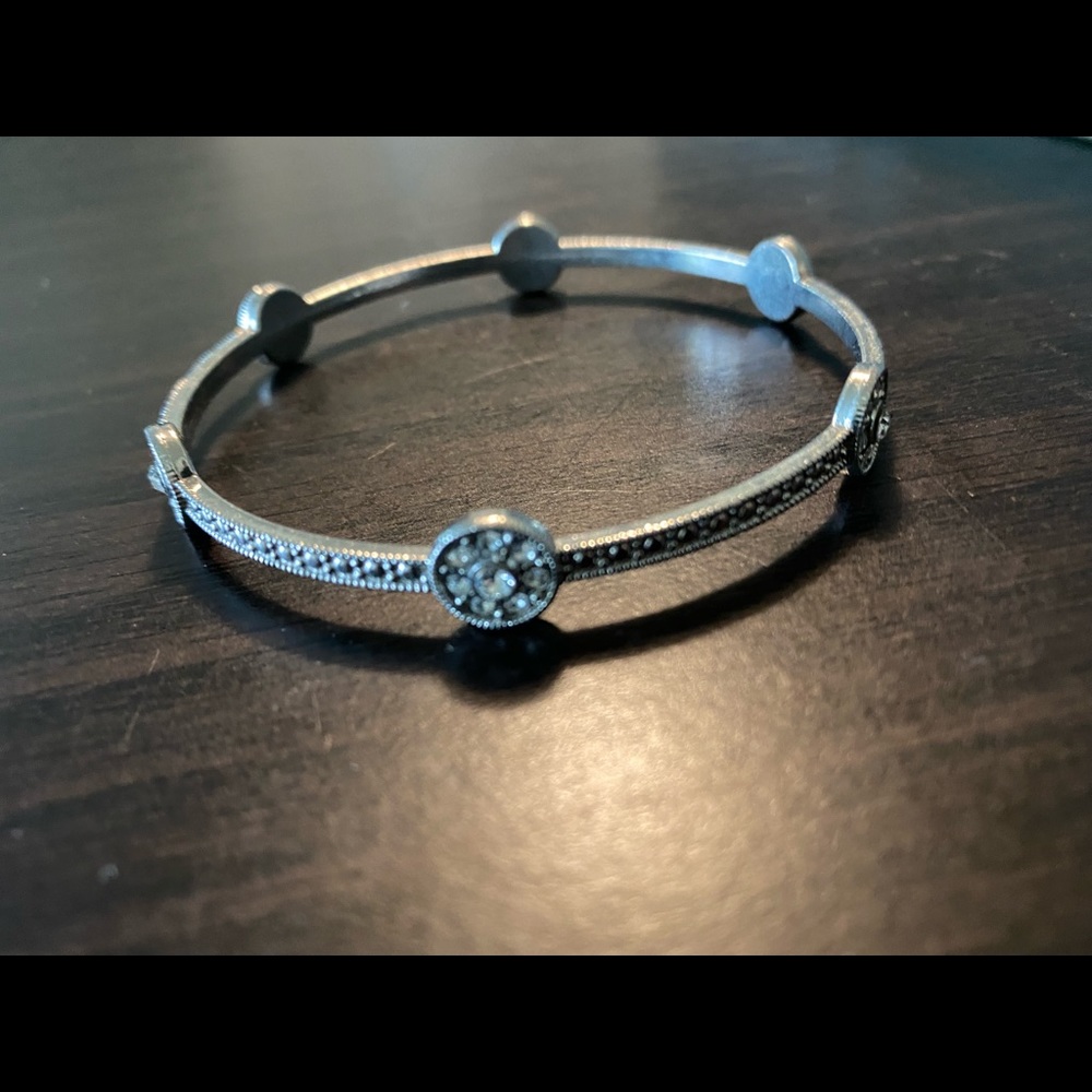 Bangle bracelet